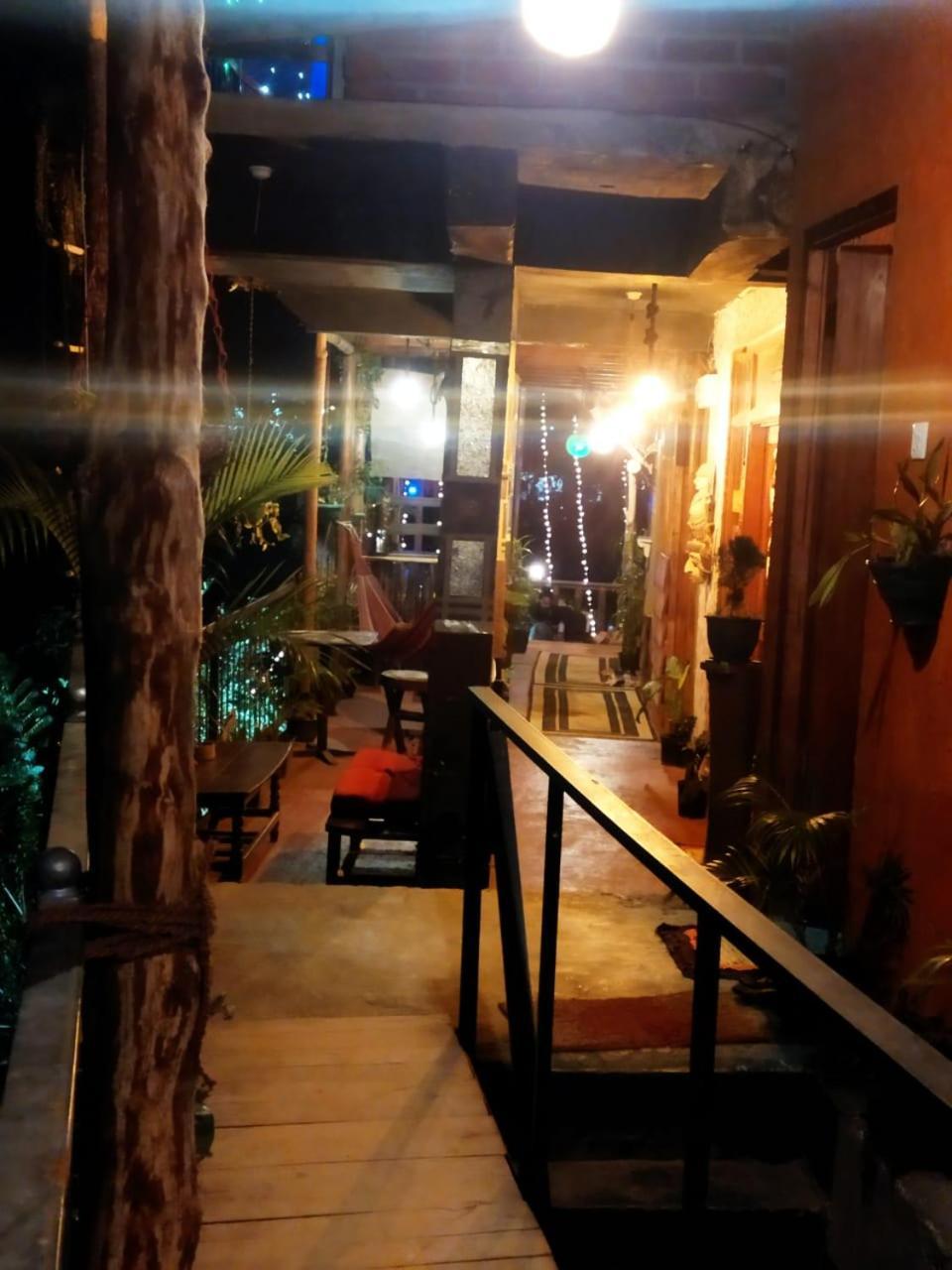 Hostal Tree House エッラ エクステリア 写真